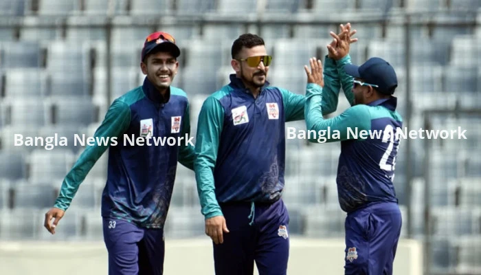 নিষেধাজ্ঞা কাটিয়ে খেলতে নেমেই উইকেট পেলেন নাসির