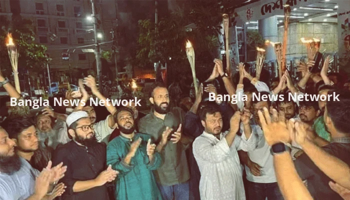 সাভারে ককটেল হামলার প্রতিবাদে রাজধানীতে এনসিপির মশাল মিছিল