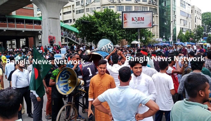 কোর্টের কাছে নয়, নির্বাহী বিভাগের কাছে সিদ্ধান্ত চাই : শিক্ষার্থীরা