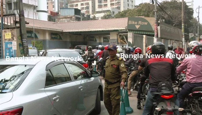 রাইড শেয়ারিং বাইকে দিনে ৫ লিটার তেল দেওয়ার নির্দেশ