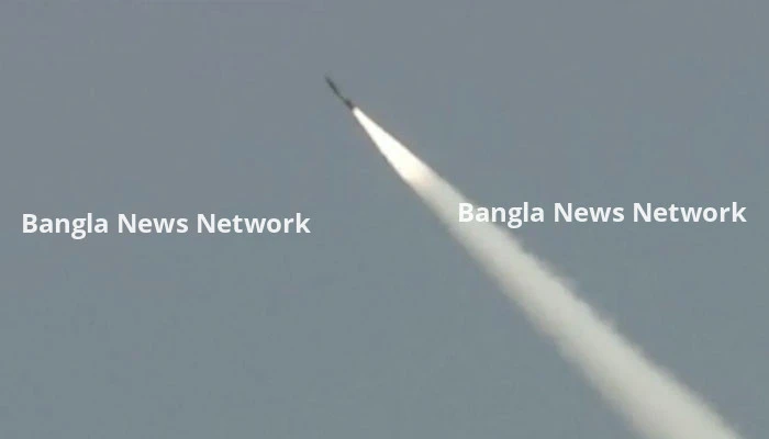ভারতের সাথে উত্তেজনা বৃদ্ধির মধ্যেই পাকিস্তান ব্যালিস্টিক ক্ষেপণাস্ত্র পরীক্ষা করেছে