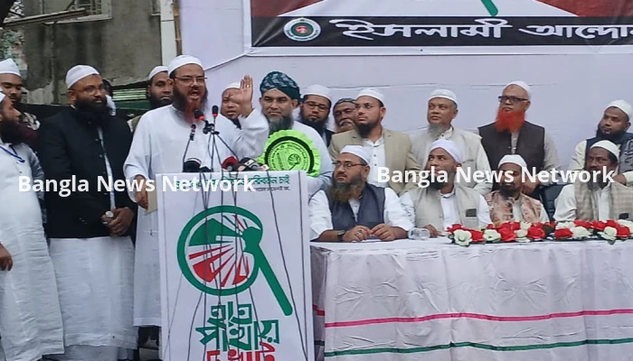নির্বাচন পেছানোর ষড়যন্ত্র জনগণ মেনে নেবে না : ফয়জুল করীম