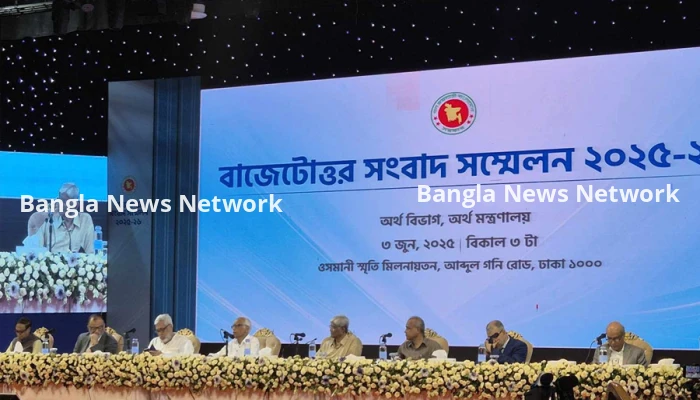 জনবান্ধব ও ব্যবসাবান্ধব বাজেট দিতে পেরেছি : অর্থ উপদেষ্টা