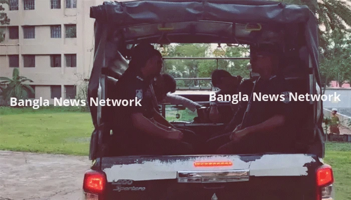 ৯৬৩টি সিম ও ট্রেনের টিকিটসহ কালোবাজারি চক্রের ২ সদস্যকে গ্রেপ্তার করেছে র‍্যাব