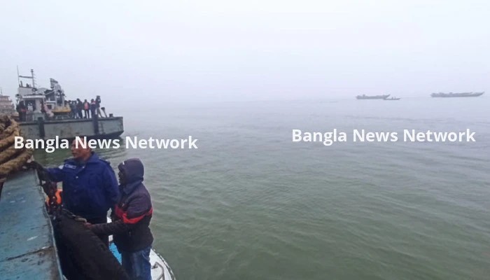 ওভারলোড ও পুরাতন থাকায় রজনীগন্ধা ফেরিটি ডুবেছে : নৌপুলিশ
