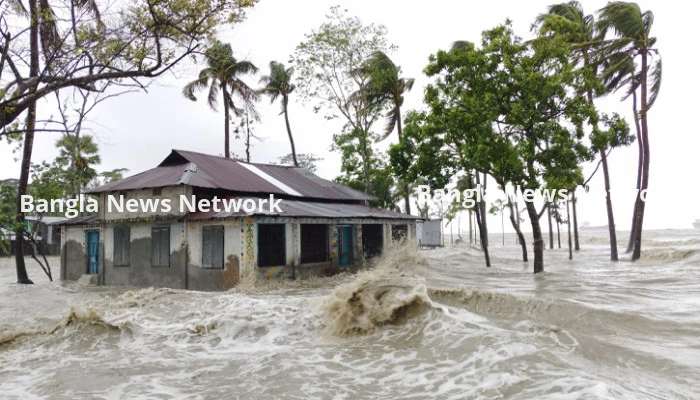 রিমালের আঘাতে নিহত ১০, বিদ্যুৎহীন সোয়া কোটি মানুষ