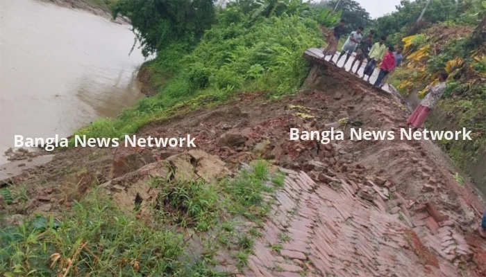 লামায় সড়ক ধস, ইয়াংছা-ঈদগড়ে যোগাযোগ বিচ্ছিন্ন