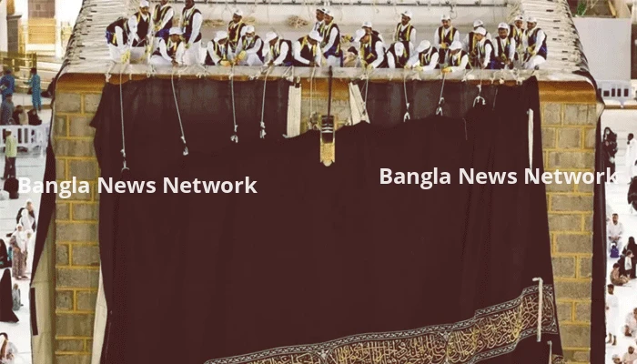 সৌদি আরবের বিরুদ্ধে এপস্টিনকে কাবার গিলাফ উপহার দেওয়ার অভিযোগ