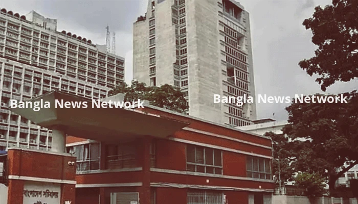সচিবালয়ে দুপুর ১২টার আগে দর্শনার্থী প্রবেশ বন্ধ, পাস ইস্যুও সীমিত হচ্ছে