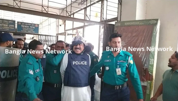 নির্বাচনের জন্য দোয়া চেয়ে শাজাহান খান বললেন, জেলে সন্ত্রাসীদের হাত থেকে নিরাপদে আছি
