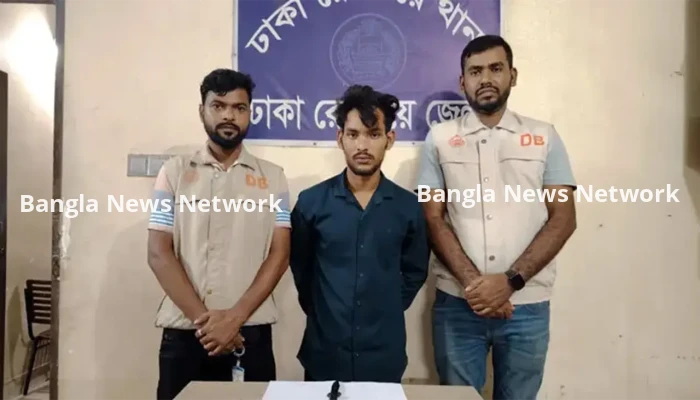 ট্রেনের ছাদে ছিনতাই করতে গিয়ে হত্যা মামলার আসামি গ্রেফতার