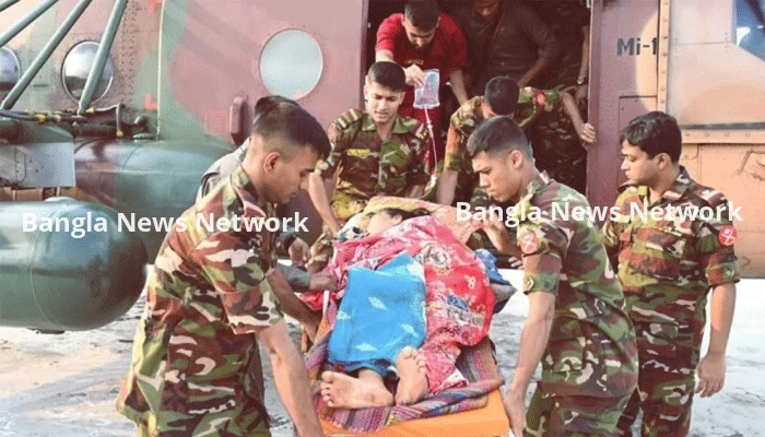 দুর্গম পাহাড় থেকে অসুস্থ নারীকে উদ্ধার করে হাসপাতালে নিলো সেনাবাহিনী