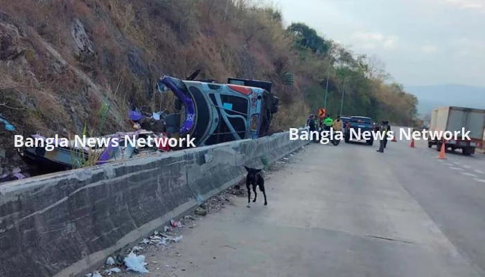 থাইল্যান্ডে শিক্ষাসফরের বাস উল্টে নিহত ১৮