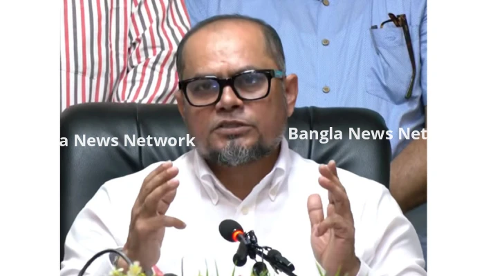 আগে একজন পুলিশ যে সাহসিকতা দেখাত, এখন তিনজনেও সেটা দেখাচ্ছে না