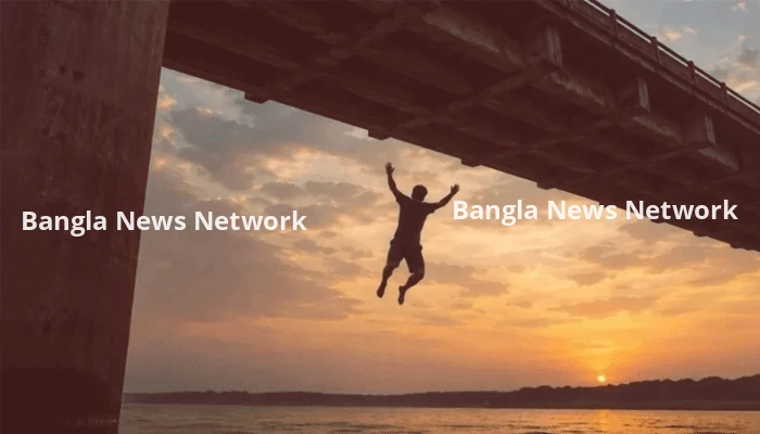 আইফোনের কিস্তির চাপে যমুনায় ঝাঁপ দিলেন নৃত্যশিল্পী