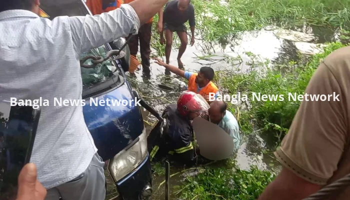 মাইক্রোবাস খালে পড়ে ৭ জন নিহতের ঘটনায় সেই চালকের বিরুদ্ধে মামলা