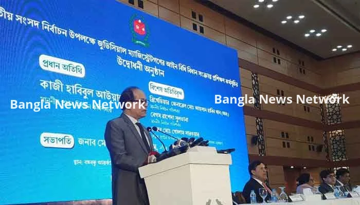 ভোট কেন্দ্রের আইনশৃঙ্খলা পরিস্থিতি যেকোনো মূল্যে ঠিক রাখা হবে: প্রধান সিইসি