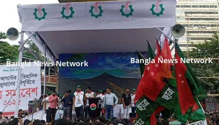 সমাবেশের মঞ্চ প্রস্তুত, ছাত্রদল নেতাকর্মীদের ভিড় শুরু