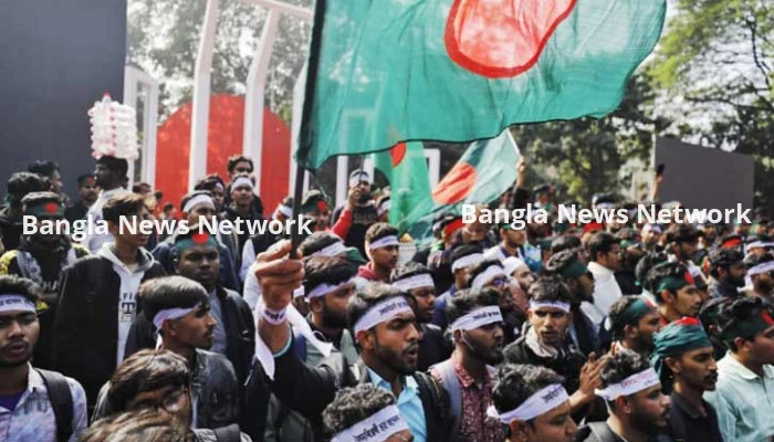 শহীদ মিনারে জড়ো হচ্ছে ছাত্র-জনতা