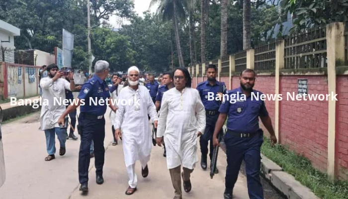 জামিন চাইতে এসে শিবিরের ডিম নিক্ষেপের শিকার দুই আওয়ামী লীগ নেতা