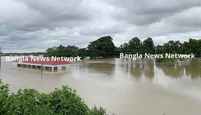 কুমিল্লার গোমতি নদীর পানি বিপৎসীমার নিচে
