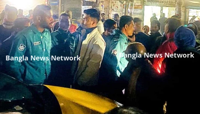 রংপুরে পিস্তলসহ ৪ তরুণ-তরুণী আটক, প্রাইভেট কার জব্দ