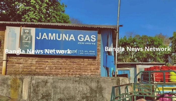 এলপিজি সিলিন্ডারের দাম বেশি নেওয়ায় ব্যবসায়ীকে জরিমানা
