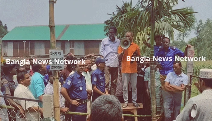 পাম্পে ফুয়েল কার্ড চেক করার সময় ইউএনও’র ওপর হামলা, আহত বডিগার্ড