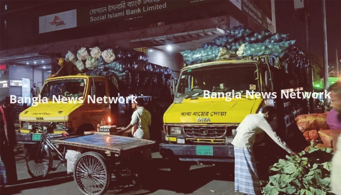 ডিজেলের বাড়তি দামে নিয়ন্ত্রণহীন ট্রাক ভাড়া