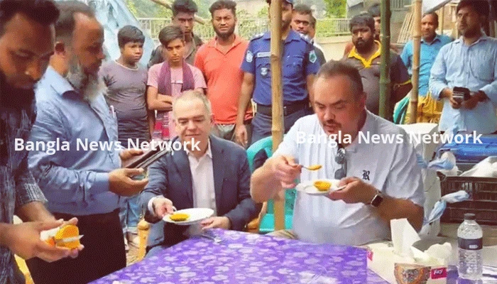 রাজশাহীর আম খেয়ে মুগ্ধ মার্কিন রাষ্ট্রদূত