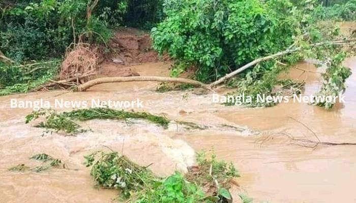 ফেনীতে পানিবন্দি ৪ হাজার পরিবার, বন্যা পরিস্থিতির অবনতি