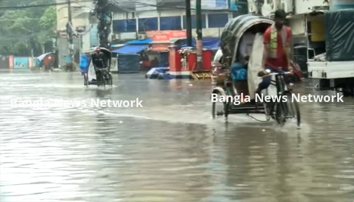 চট্টগ্রামে টানা বৃষ্টিতে জলাবদ্ধতা, দুর্ভোগে নগরবাসী