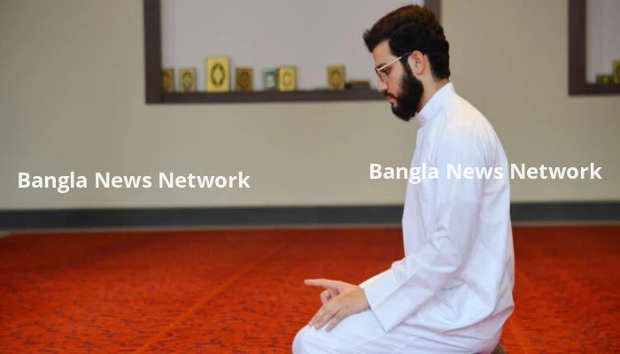 নামাজের বৈঠকে কখন শাহাদাত আঙুল ওঠাবেন?
