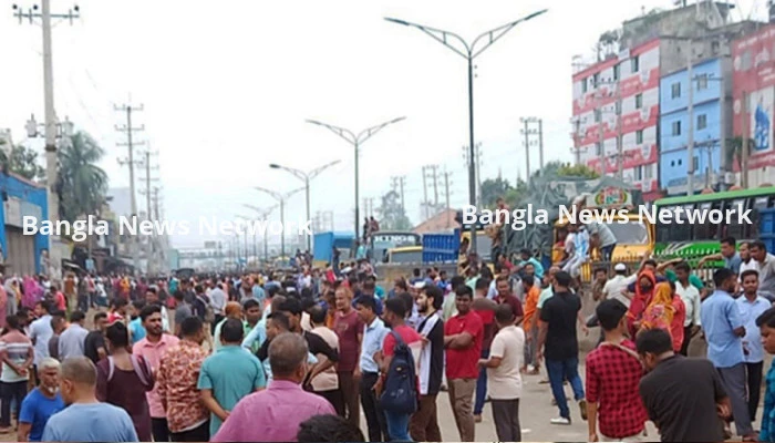 আশুলিয়ায় শ্রমিকদের মহাসড়ক অবরোধ, তীব্র যানজট